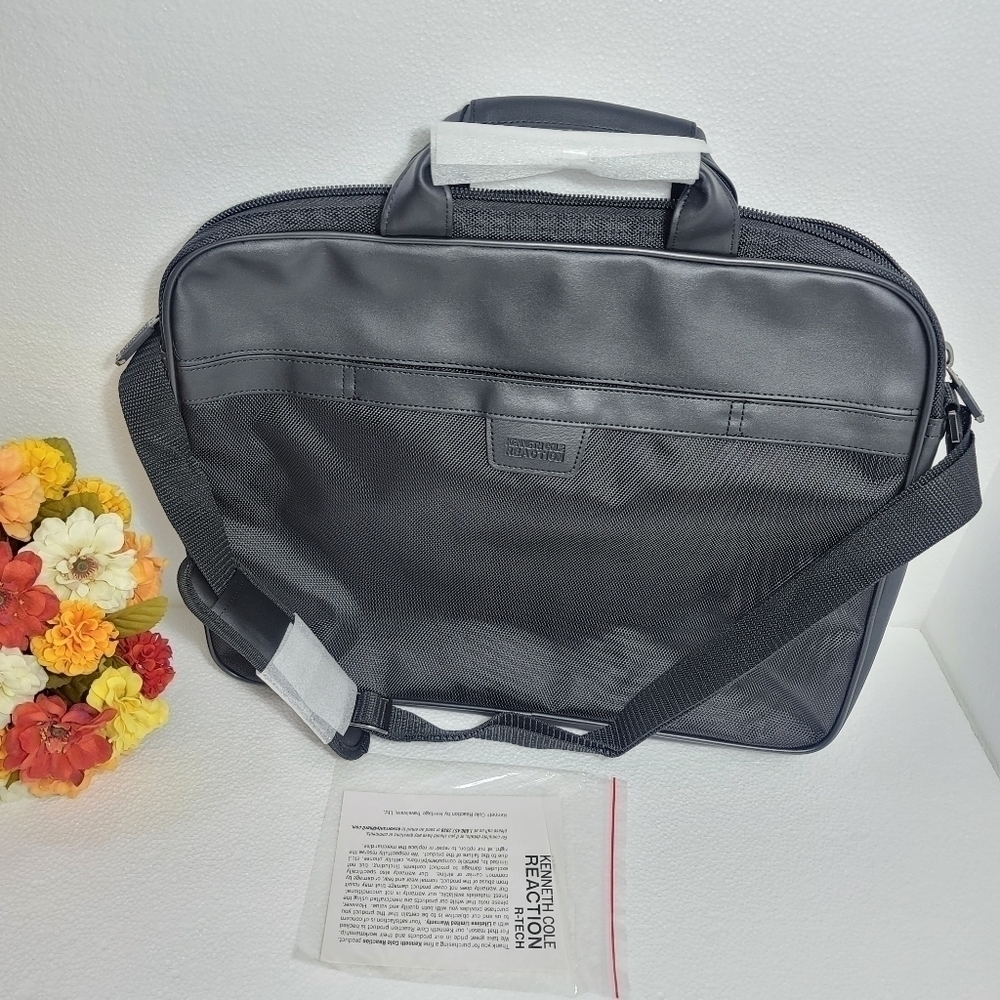 KENNETH COLE REACTION LAPTOP CASE TOP ZIP - Picture 3 of 14